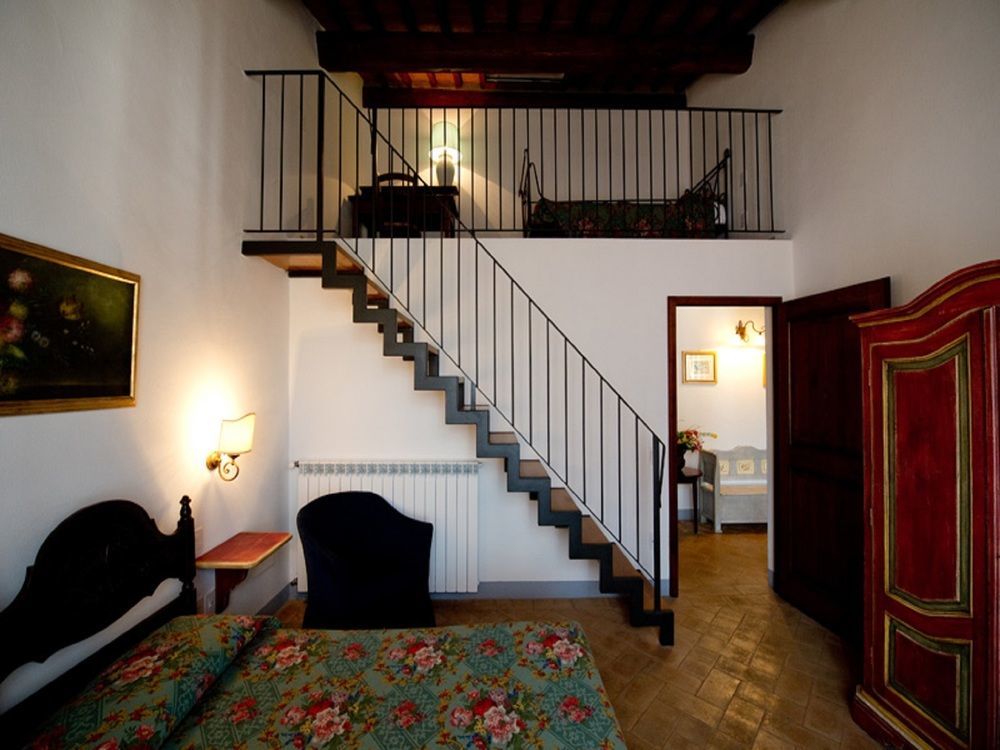 Appartamenti Agriturismo La Canonica เชร์ตาลโด ภายนอก รูปภาพ