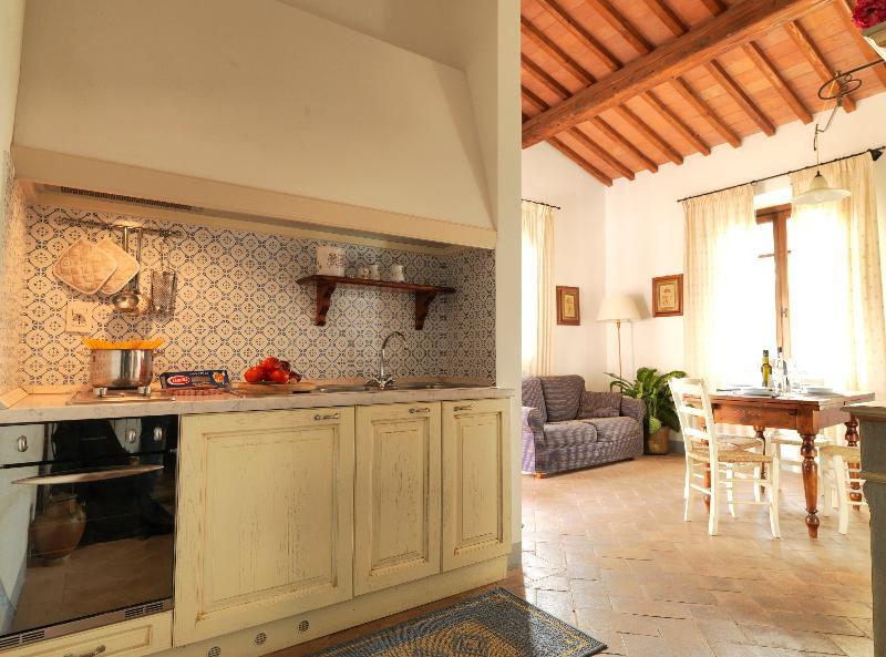 Appartamenti Agriturismo La Canonica เชร์ตาลโด ภายนอก รูปภาพ