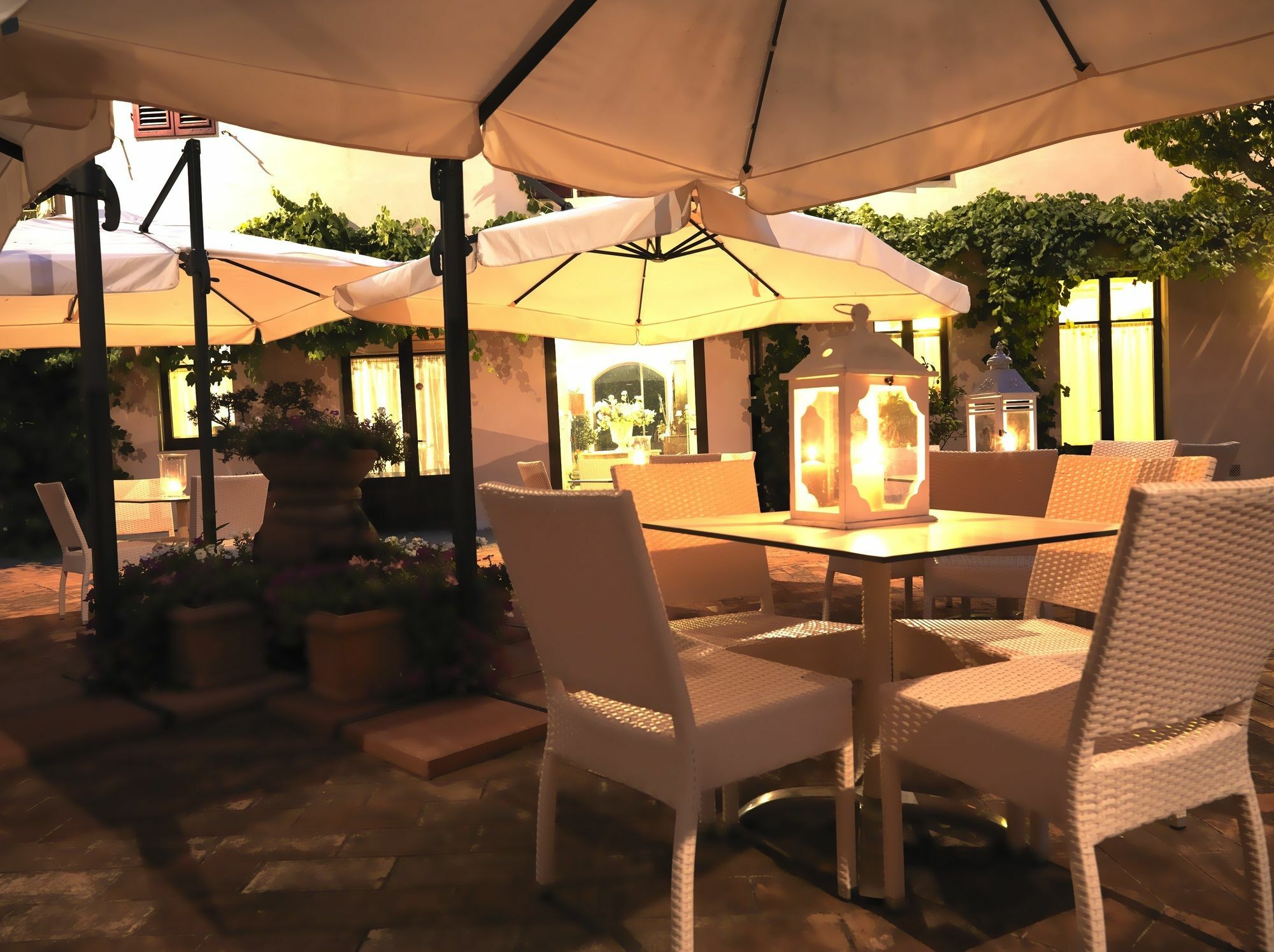 Appartamenti Agriturismo La Canonica เชร์ตาลโด ภายนอก รูปภาพ
