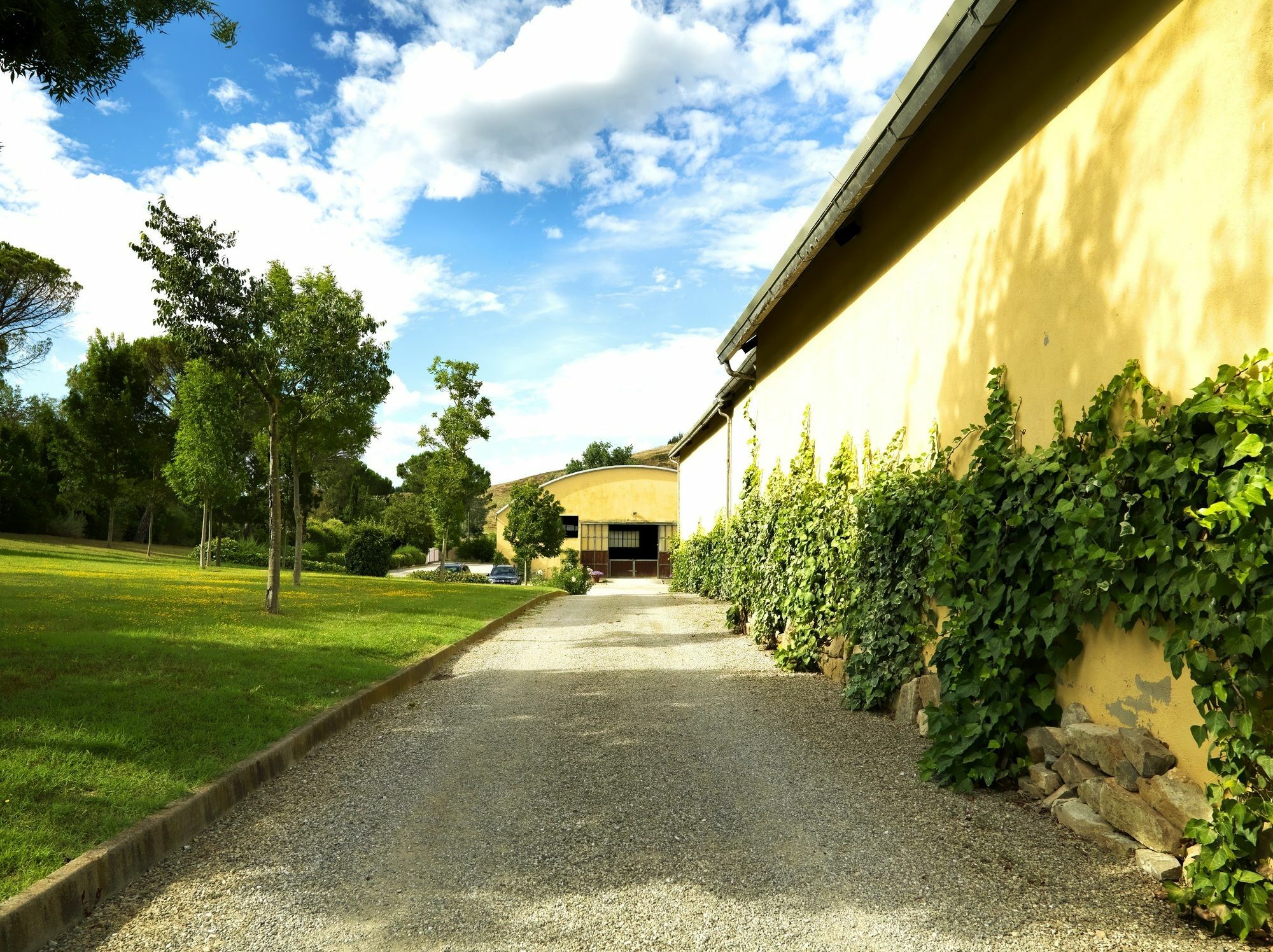 Appartamenti Agriturismo La Canonica เชร์ตาลโด ภายนอก รูปภาพ