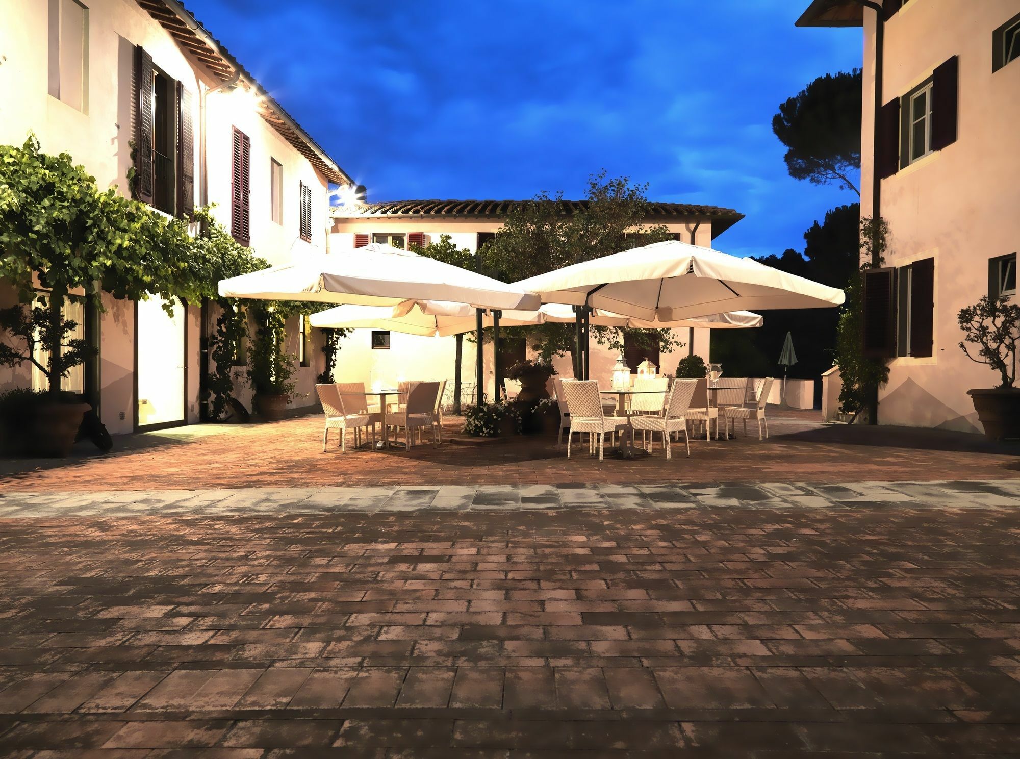 Appartamenti Agriturismo La Canonica เชร์ตาลโด ภายนอก รูปภาพ