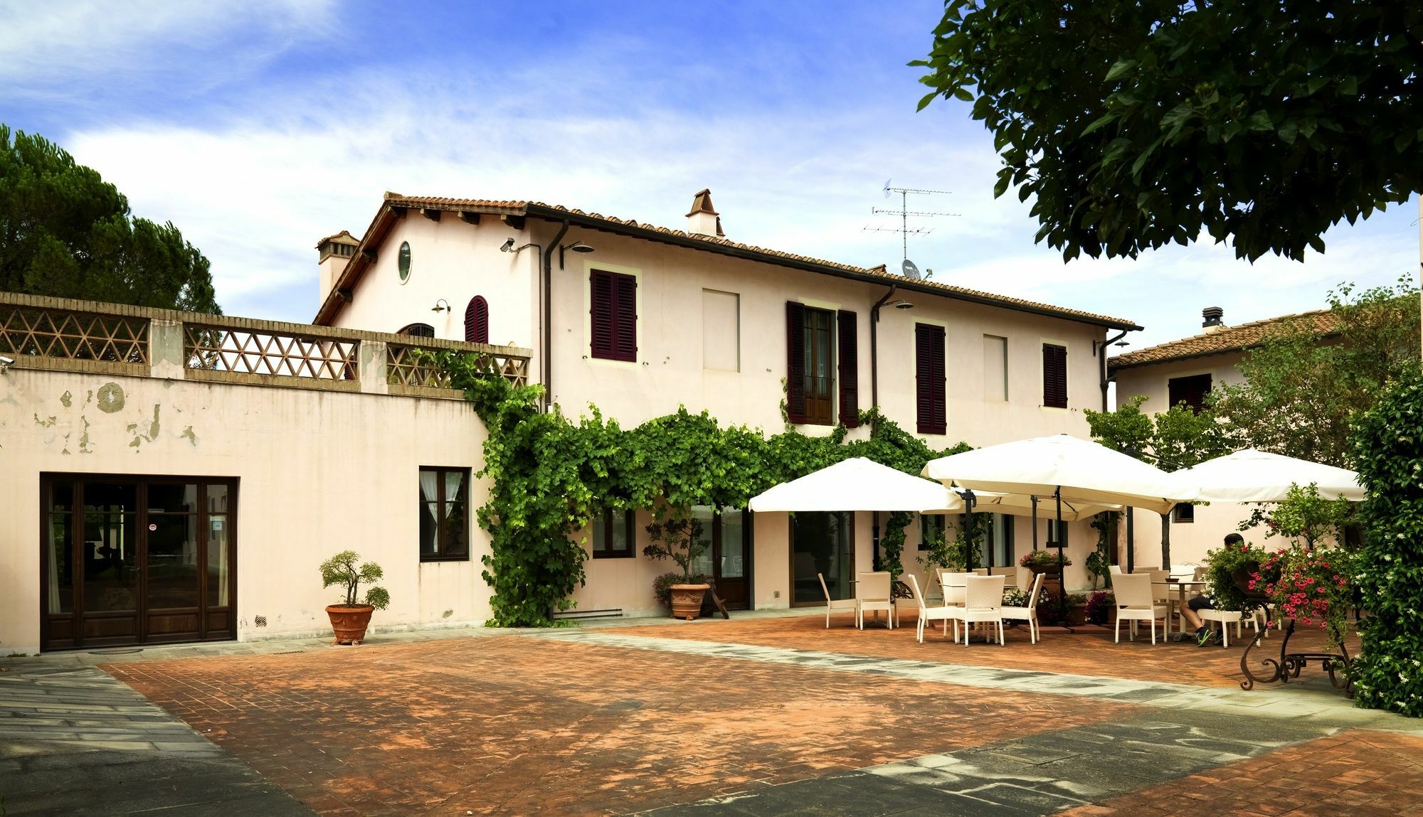 Appartamenti Agriturismo La Canonica เชร์ตาลโด ภายนอก รูปภาพ